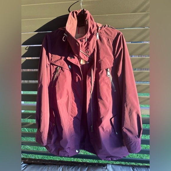 Burberry Red Utility Jacket with Stand-Up Collar and Relaxed Fit women’s size 8 - Picture 5 of 14